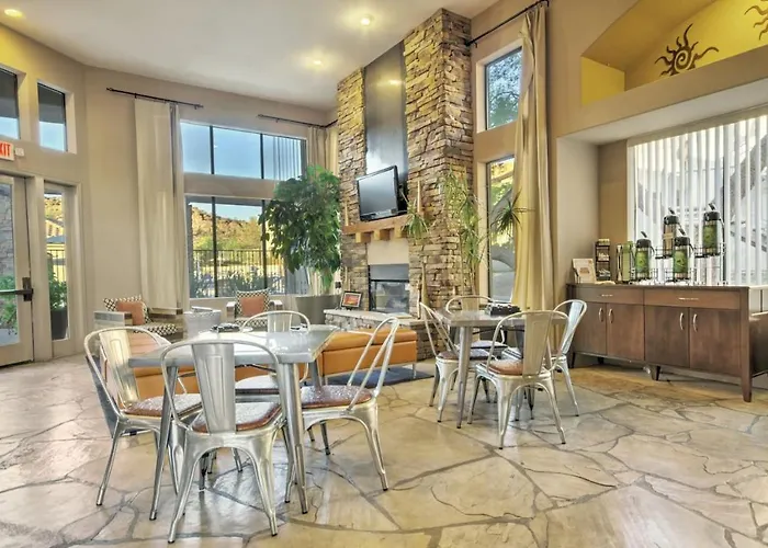 3bd Nestled In A Nature Preserve Amenities Including Pool Hot Tub *