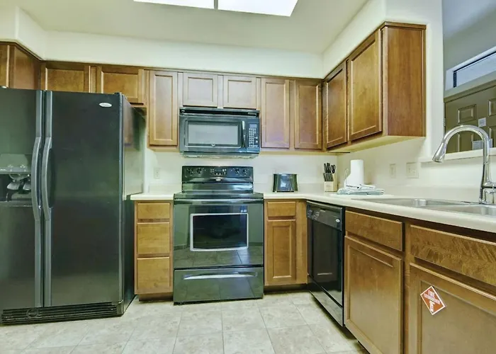 3bd Nestled In A Nature Preserve Amenities Including Pool Hot Tub Phoenix